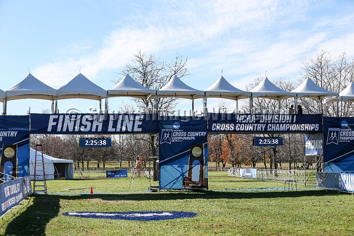 2015NCAAXCFri-007.JPG - 2015 NCAA D1 Cross Country Championships, November 21, 2015, held at E.P. "Tom" Sawyer State Park in Louisville, KY.